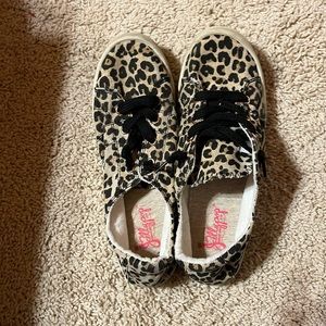 Women’s jellypop sneakers leopard print 9.5